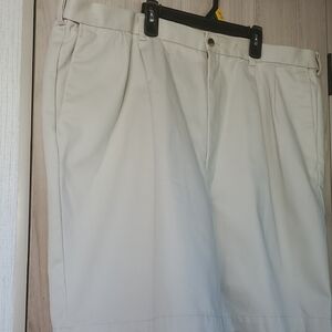 Haggar Men's Cream Flat Front Shorts